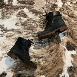 Timberland Women’s Waterproof Black Boots (Size 7)